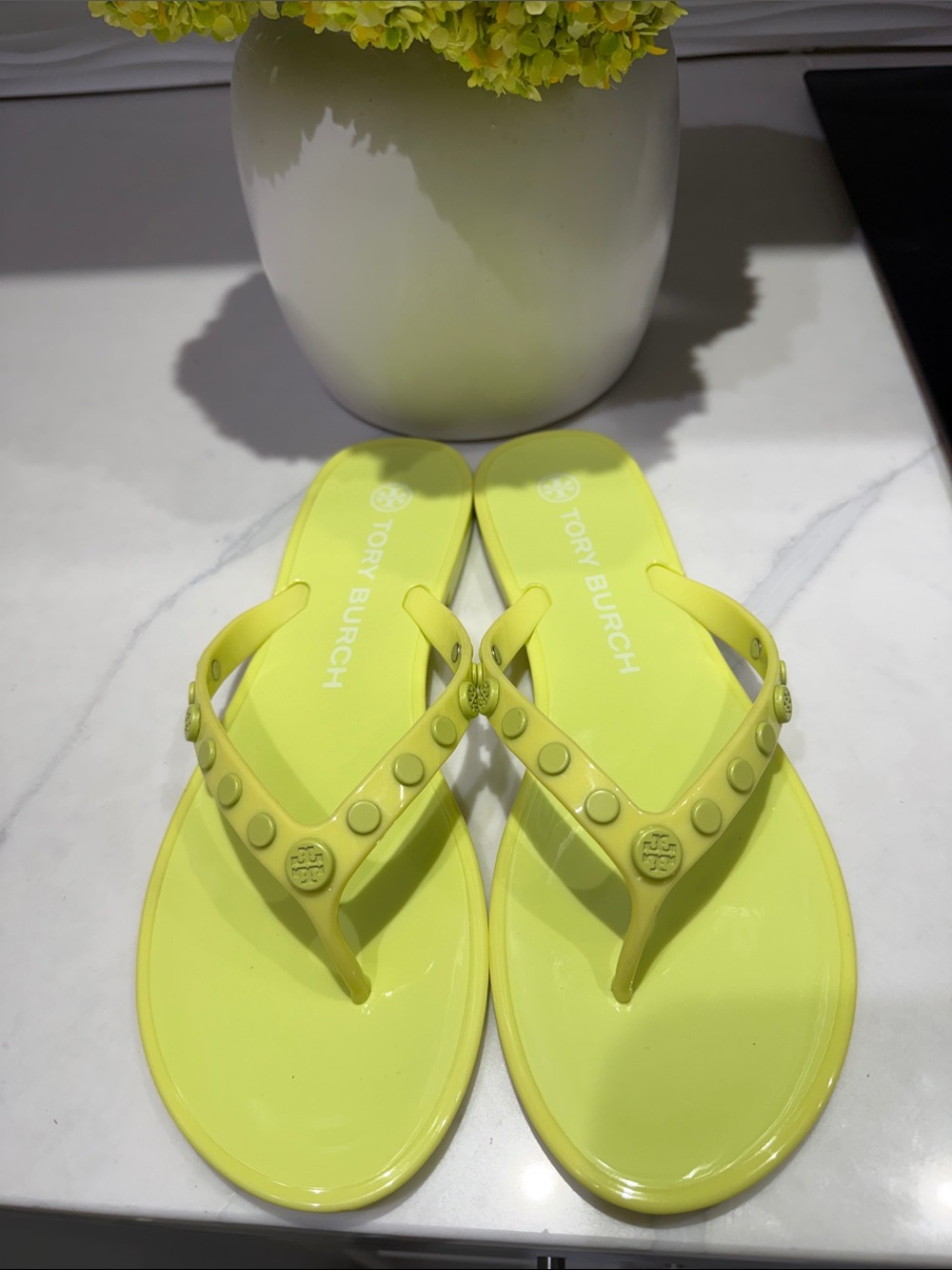 Tory Burch Neon Lime-Yellow Stud-Accent Jelly Thong Sandals Sz 8